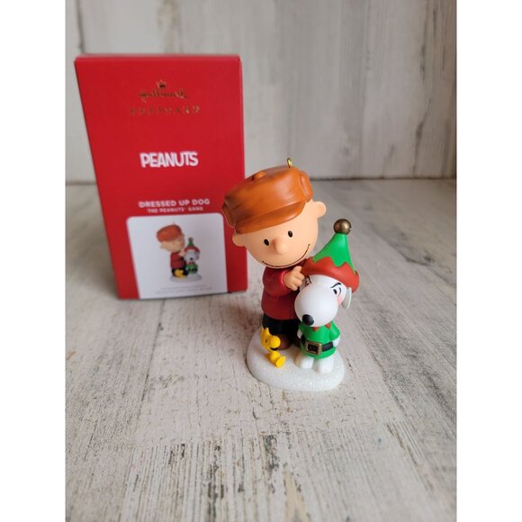 Hallmark dressed up dog Charlie Brown Snoopy ornament Xmas - Picture 1 of 6